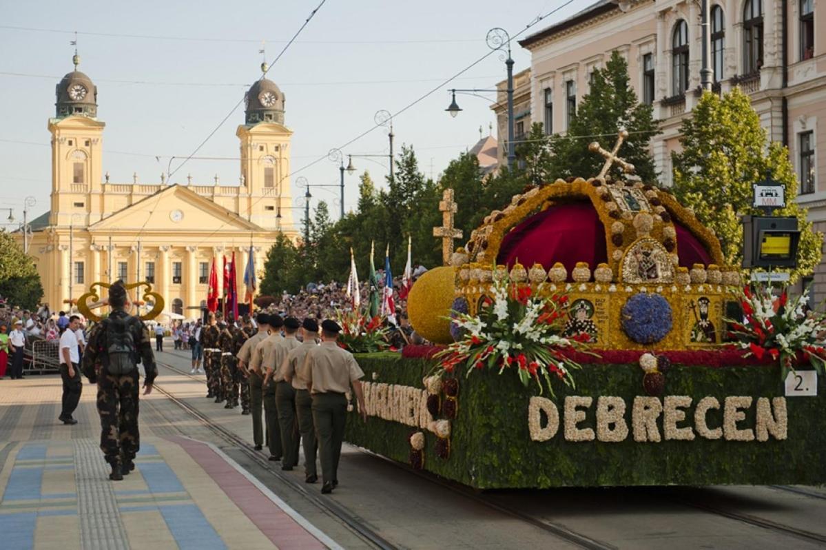 Sara Maganszallashely Debreţin Exterior foto